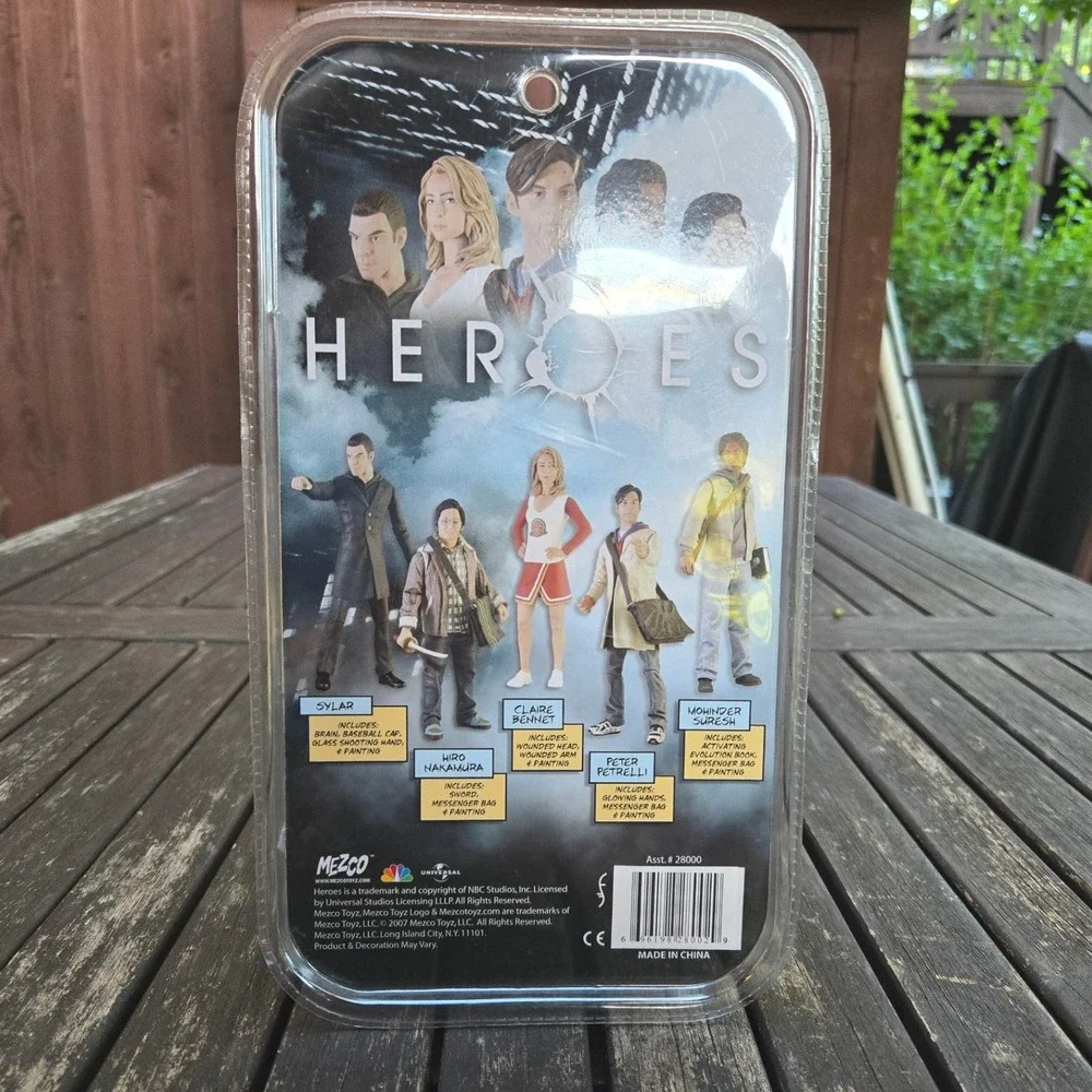 Mezco Heroes Series 1 Claire Bennet Action Figure Sealed Cheerleader Hayden 2007